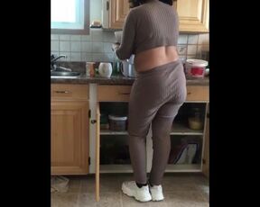 Flashing My Irianian Stepmom از شوهرم بهتر میکنی عشقم