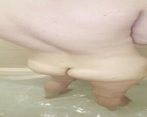 Hot Slim Thick Blonde Babe With Fat Ass Bends Over and Spreads Her Pussy For A Water Hose