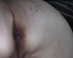 Bekkie cum drips out off ass