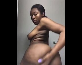 Beautiful Ghetto Ebony Thot Twerking her Fat Naked Ass