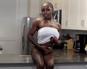 BLACKTGIRLS: Elastic beauty shining in a kitchen