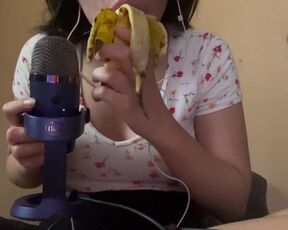 Petite latina sucking a banana because she miss his boyfriend dick OnlyFans: studentwhoneedsmoney