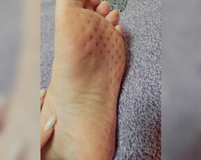 Hot lady's feet after a sadhu board