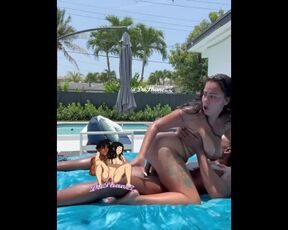 Sexy Miami Hoe Fucks & Suprise Neighbor With a Rim Job